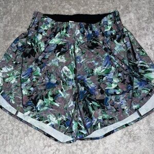 Lululemon Track That Mid-Rise Shorts 5"
Rapid Flourish Multi Women’s Size 4